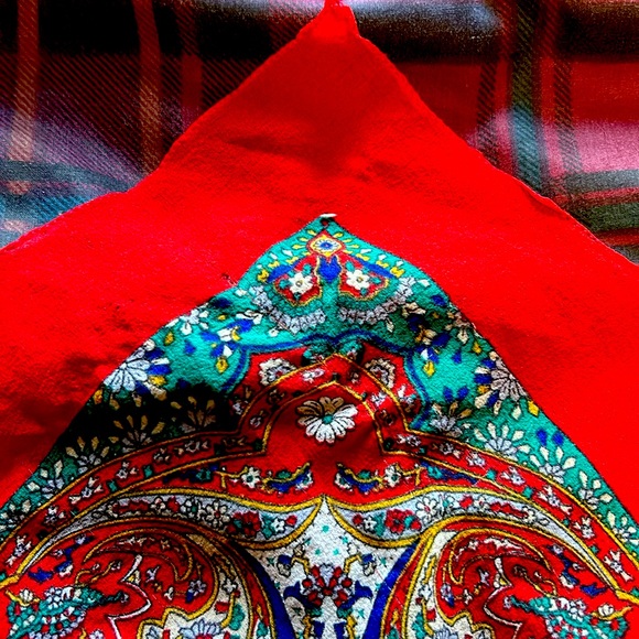 VINTAGE oversized bandana / scarf / shawl / pocket stuffer - Picture 3 of 3